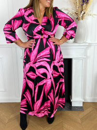 Robe longue grande taille femme Robe longue à manches longues Cache cœur Elastiquée à la taille et aux poignets Ceinture amovible Couleurs : noir et rose Composition : 100% Polyester Lavage à la main obligatoire Made in RPC