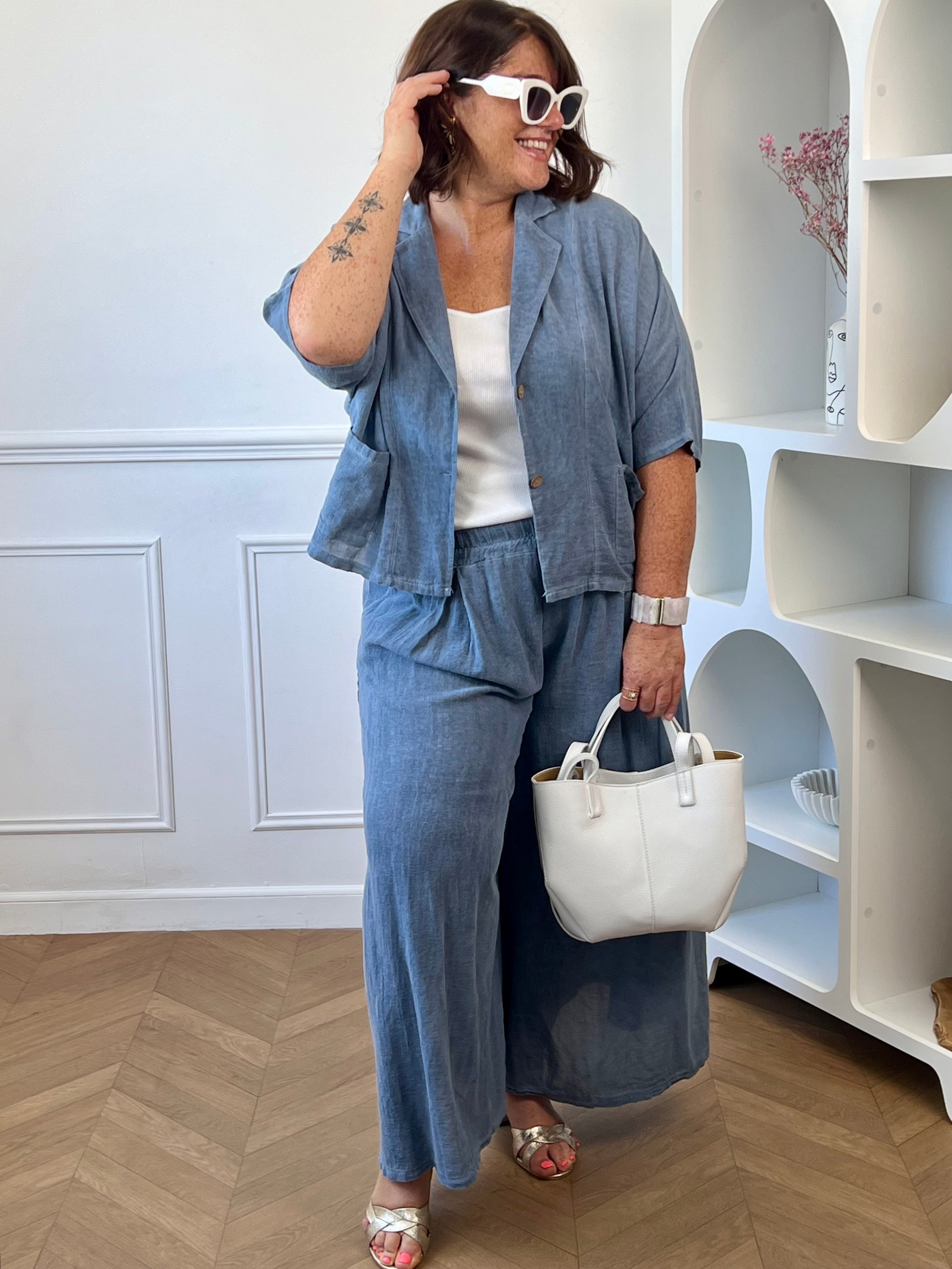 Pantalon grande taille femme ronde bleu 2 poches passants ceinture – Loïcia
