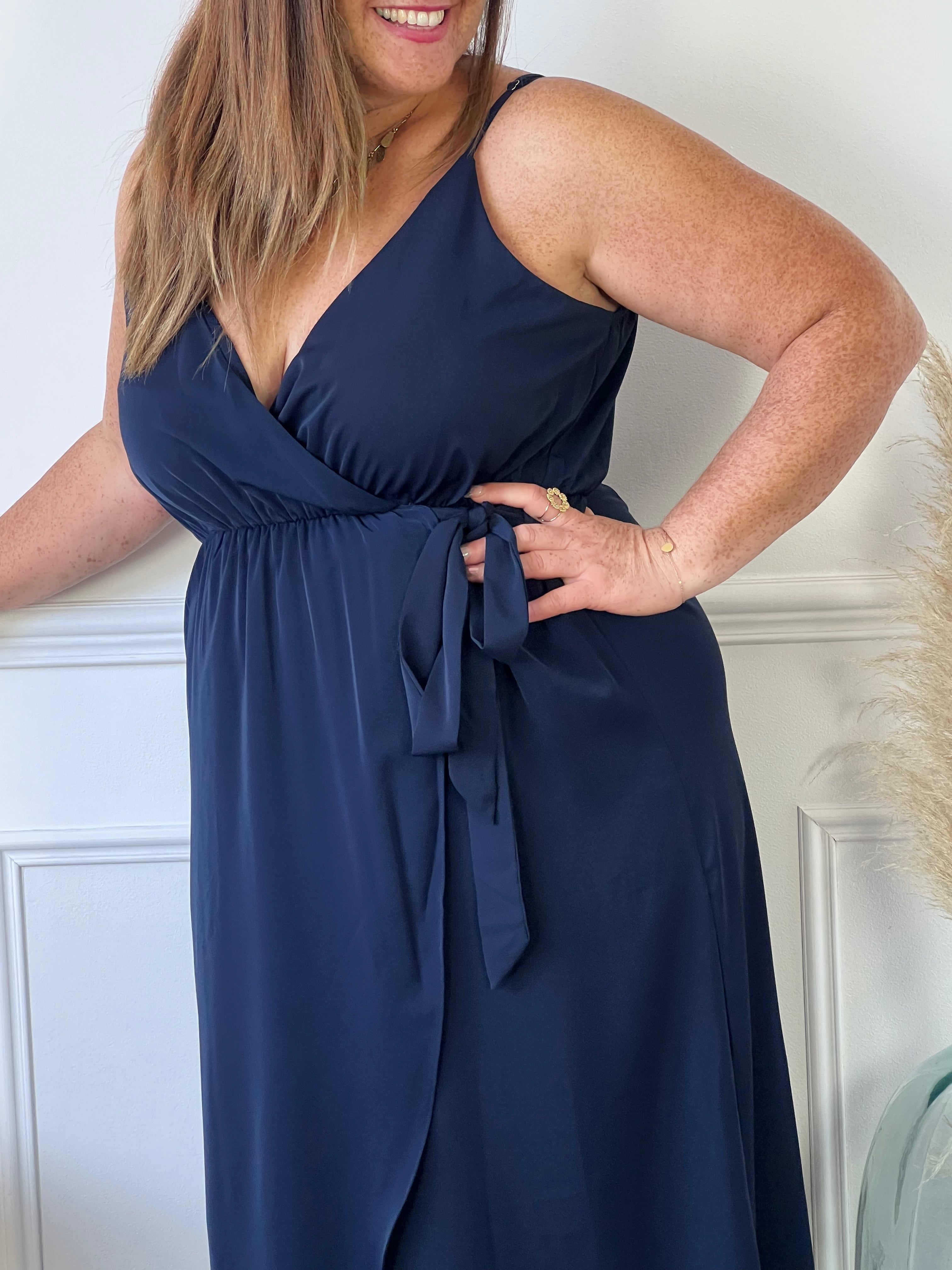 Robe longue bleue marine a bretelles reglables femme Loicia