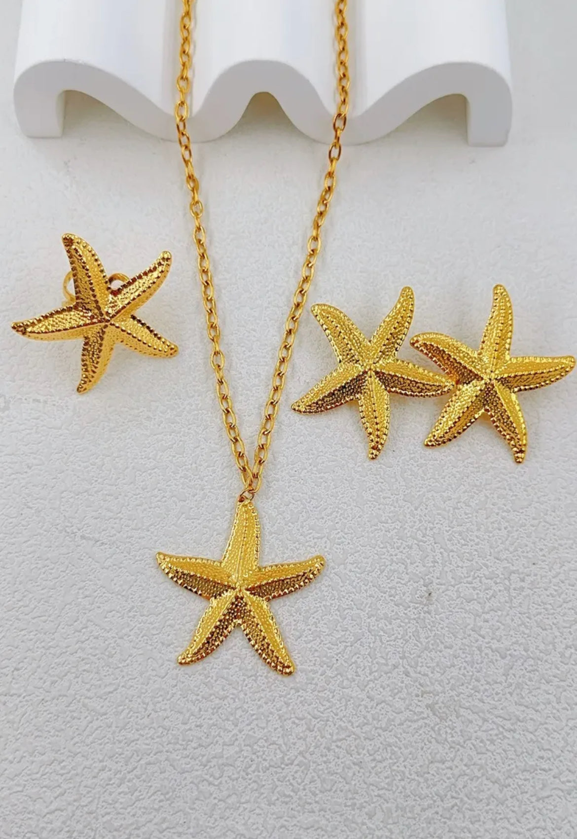 Collier étoile doré : Vias