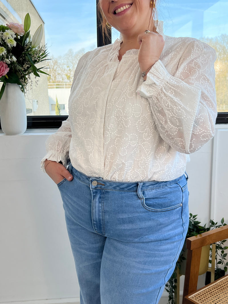 Chemise écrue avec broderie Curve : Alexia