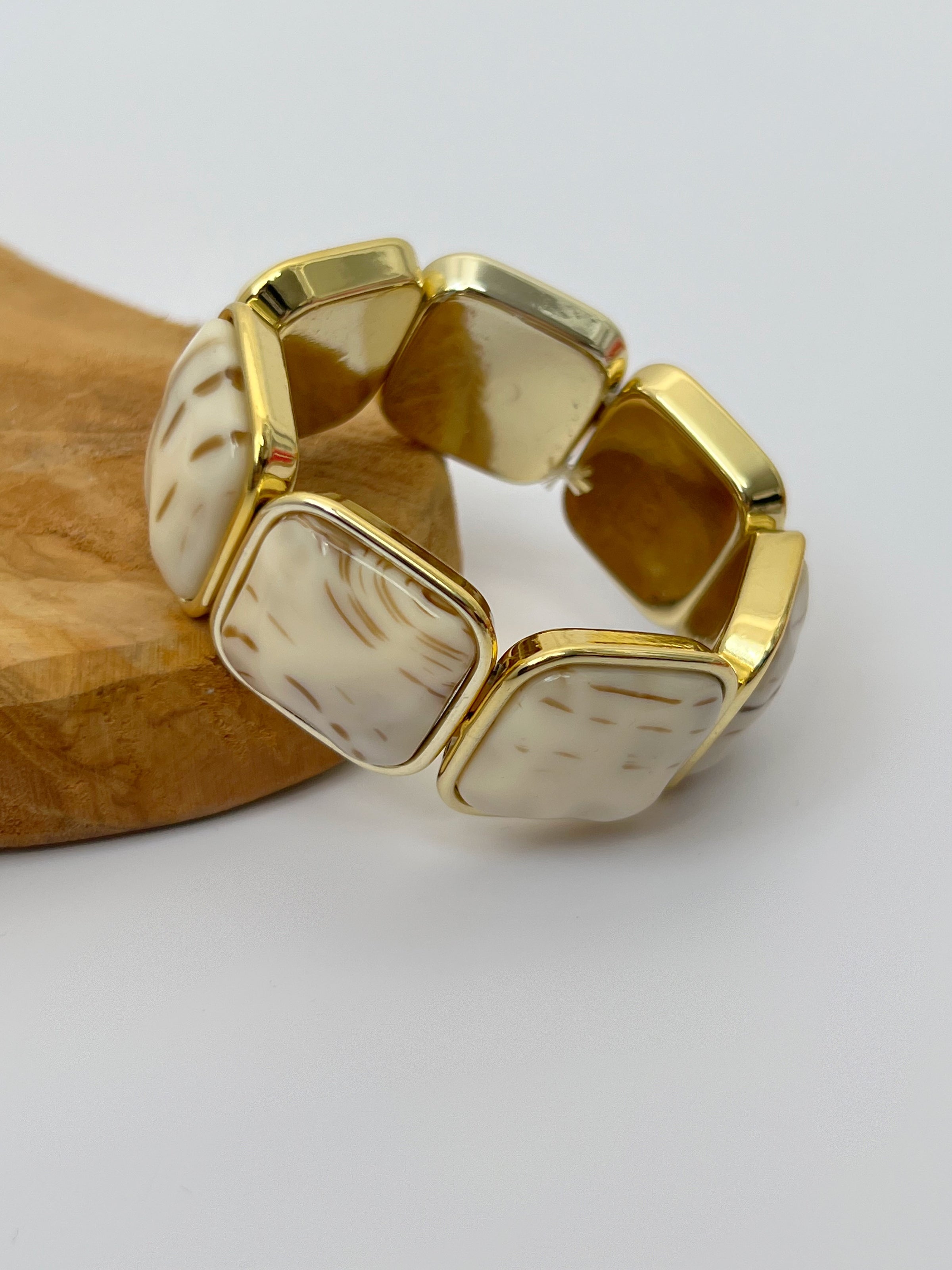Beige bracelet: Fanny