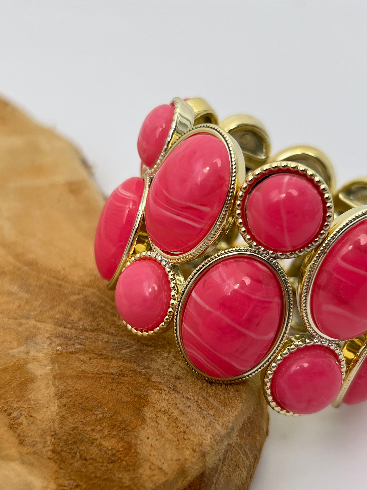 Pink bracelet: Romi