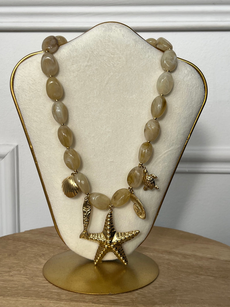 Collier beige et doré : Olivence – Loïcia