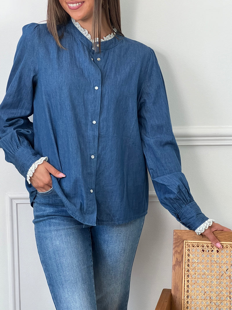 Chemise bleue : Maguy