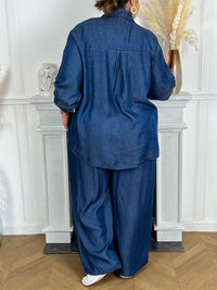 Découvrez notre chemise bleue Curve : Calie ! Son design unique avec des détails tressés ajoutent une touche d'originalité à votre tenue. Son tissu de qualité garantit un confort optimal toute la journée. Parfait pour une tenue décontractée ou habillée.