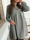 Robe courte femme Robe courte manches longues Col rond Boutons sur le devant Couleur : gris Composition : 100% Coton Made in P.R.C