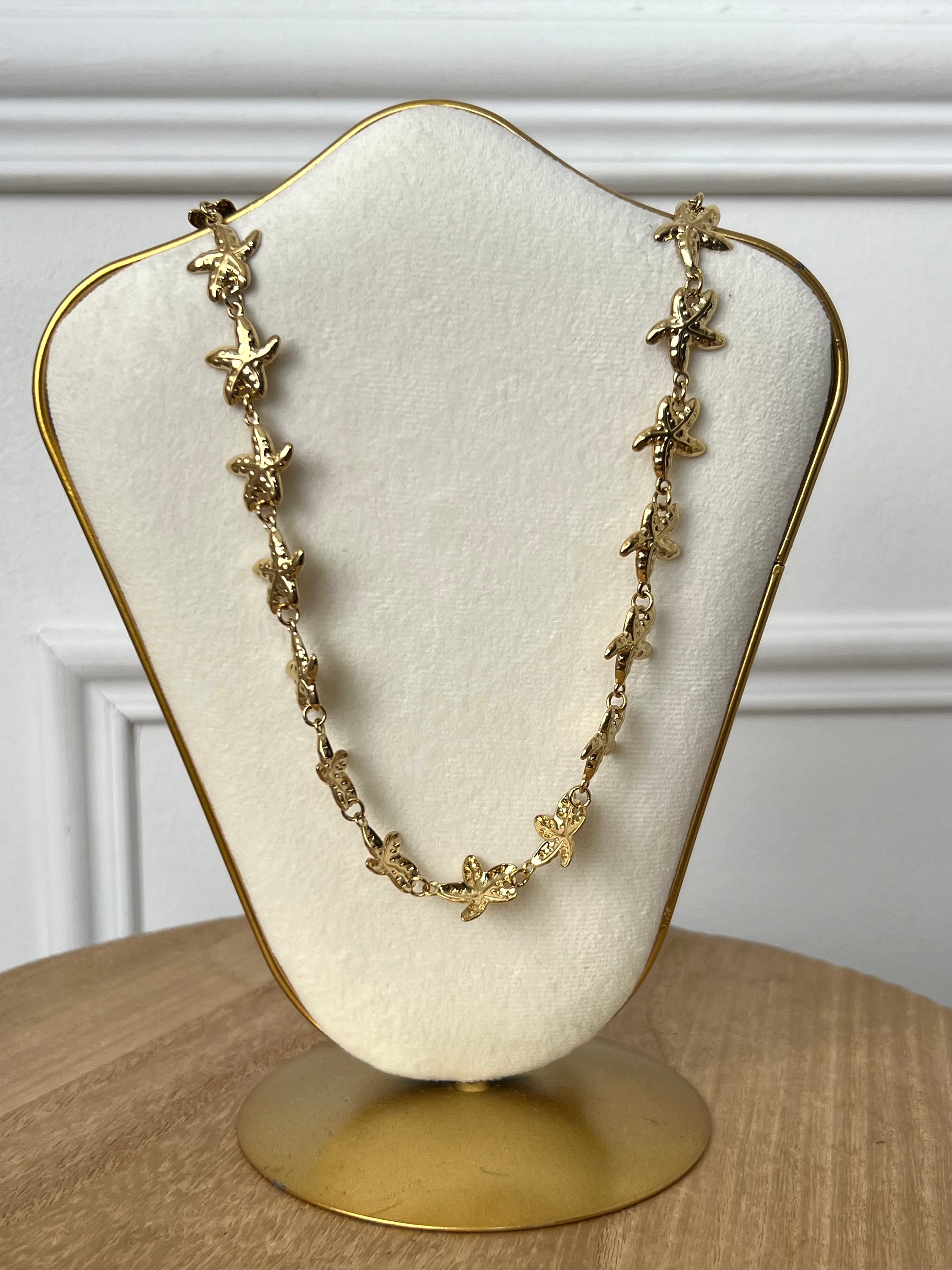 Long gold necklace: Ety