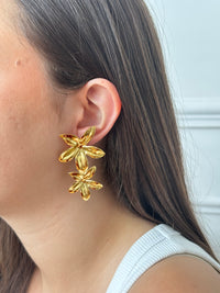 Boucles d'oreilles dorées pendantes : Irya