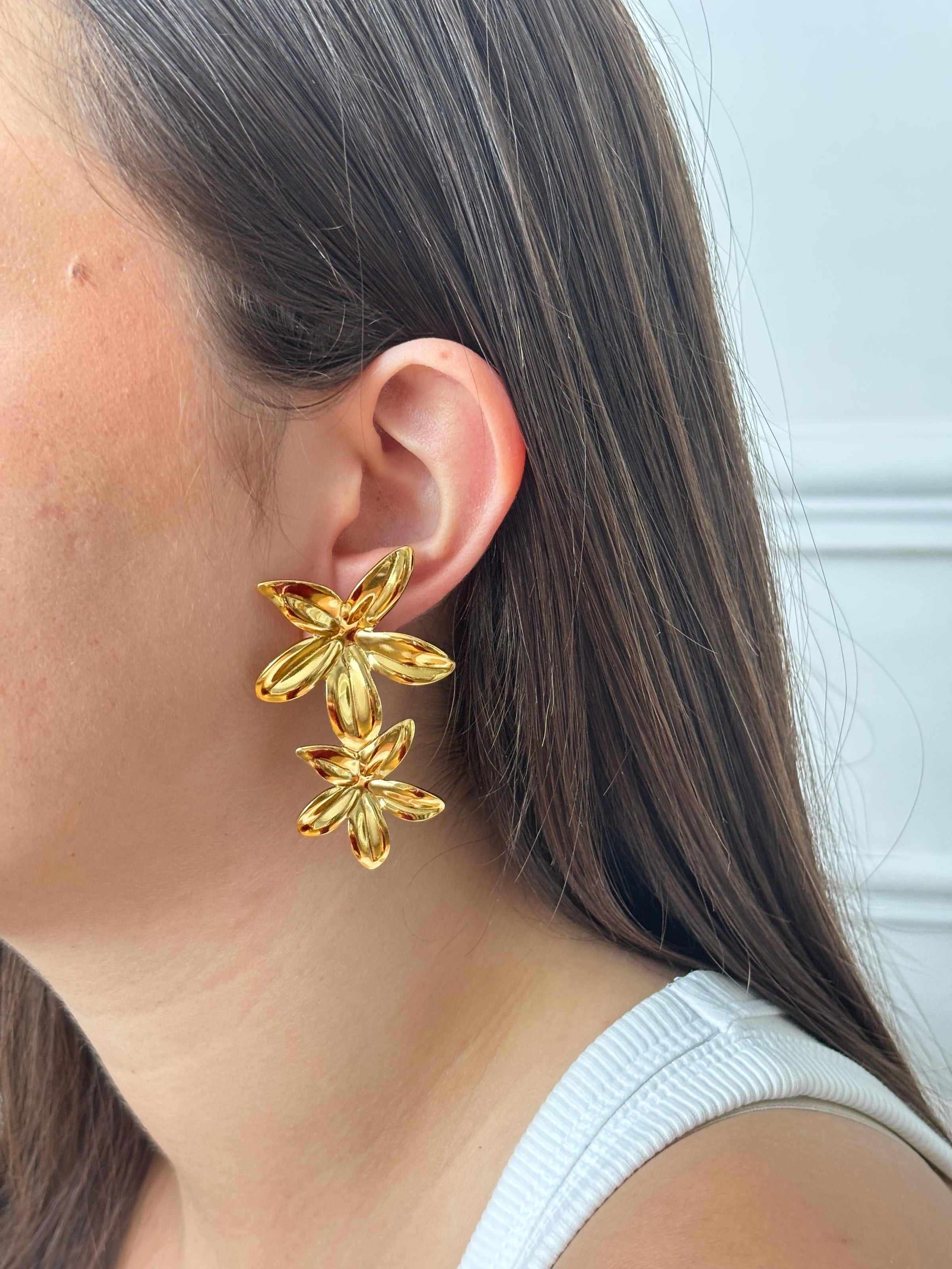 Boucles d'oreilles dorées pendantes : Irya