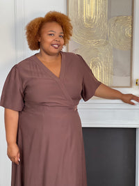 Robe portefeuille marron grande taille : Cassiope