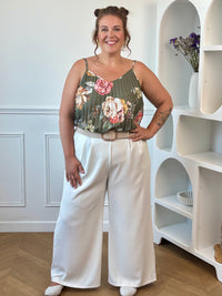 Top grande taille femme kaki col V bretelles fines plissé – Loïcia
