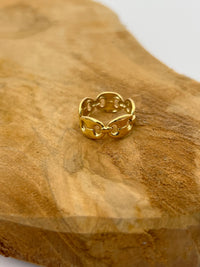 Golden ring: Monia
