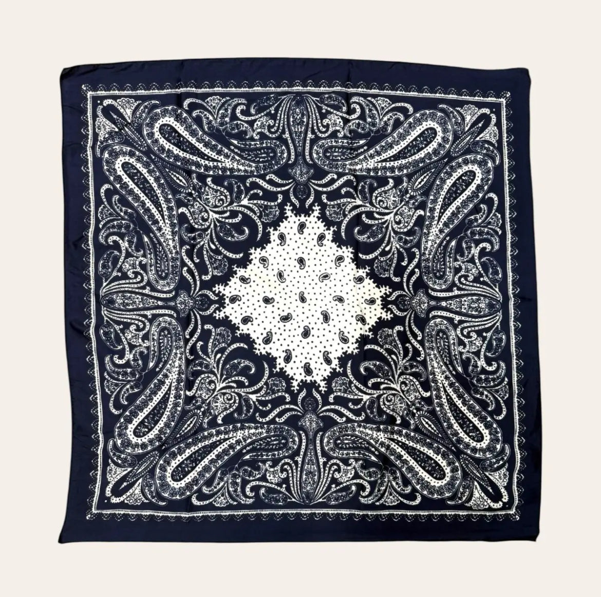 Foulard en soie bleu marine : Sonia