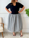 Cette robe longue noire Grande taille : Erena allie style et confort grâce à ses 2 matières. Parfaite pour toutes les occasions, elle vous mettra en valeur tout en vous offrant un confort optimal.&nbsp;
