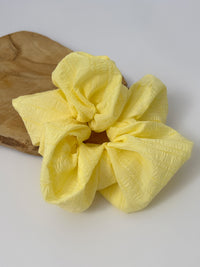 Yellow scrunchie: Calya