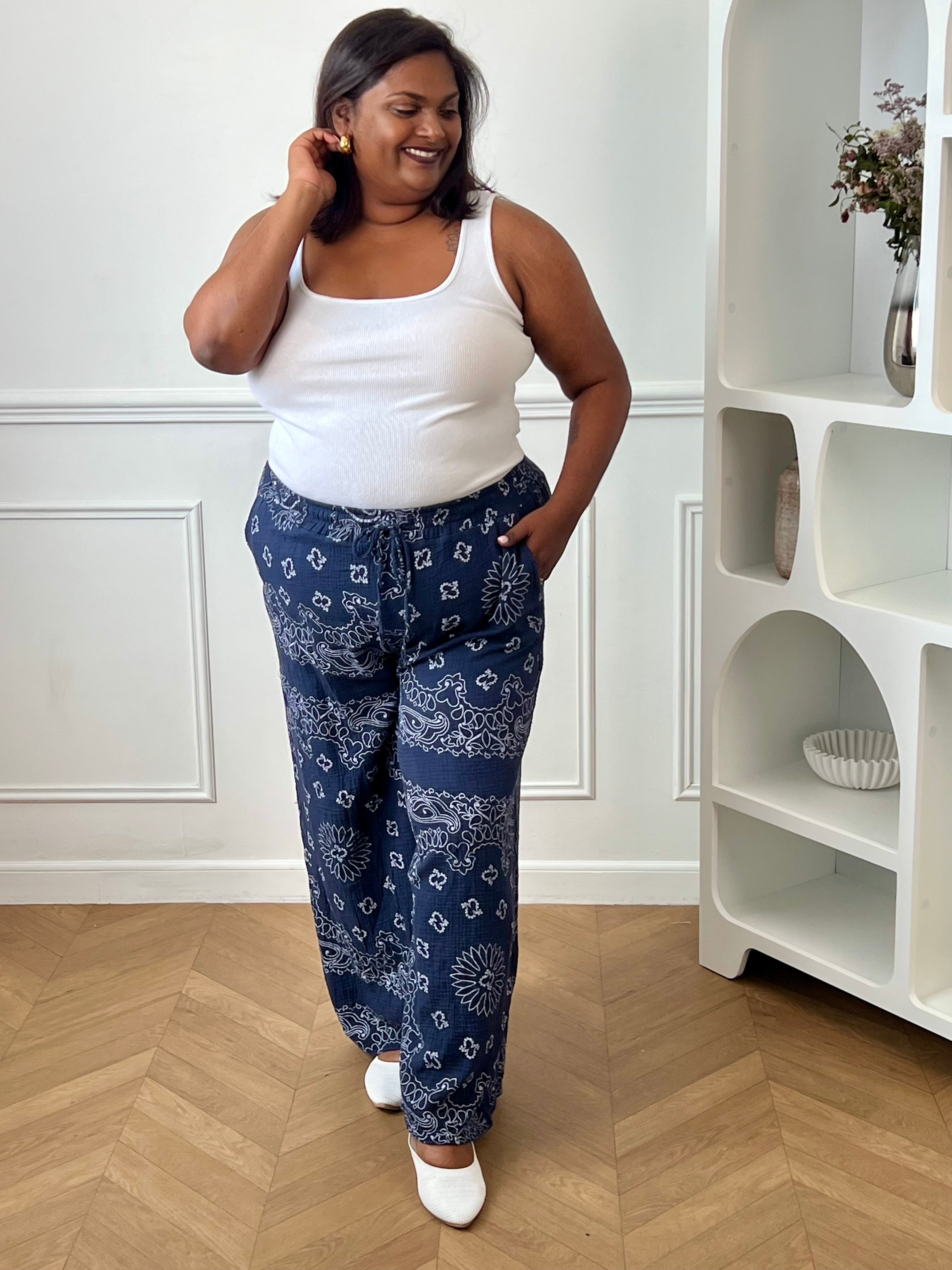 Pantalon bleu en gaze de coton grande taille : Timothé