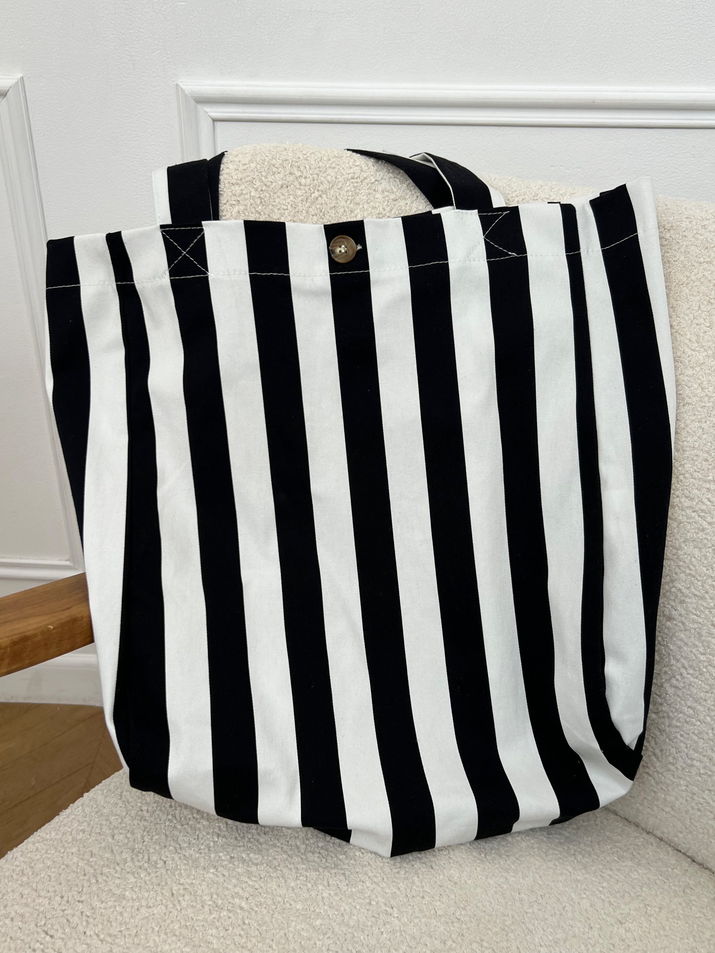 Black and white bag: Tony