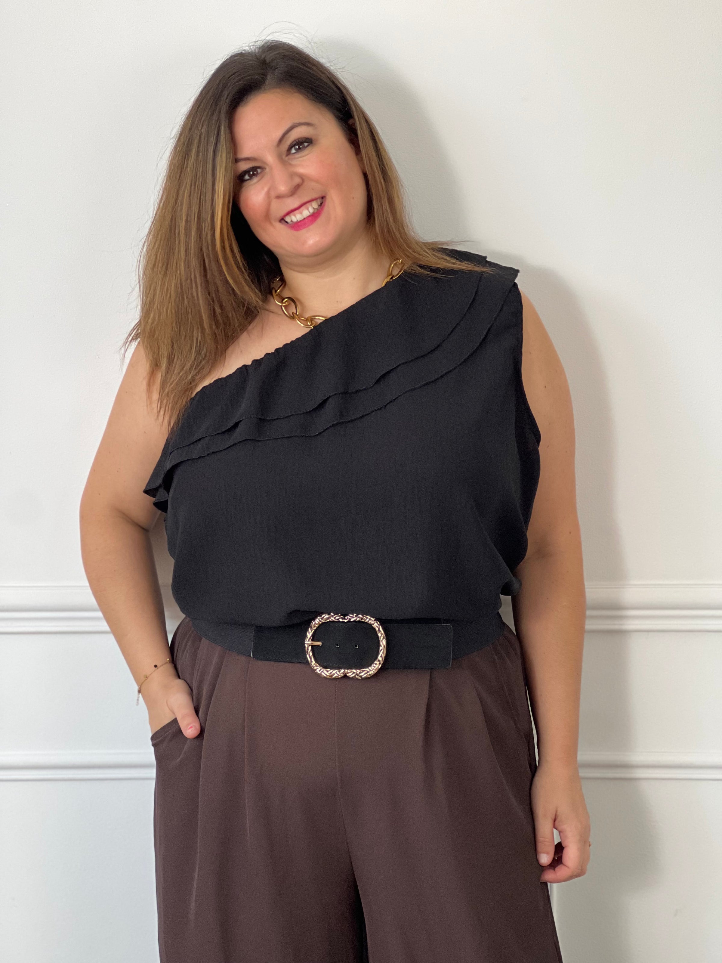 Top noir grande taille : Noha