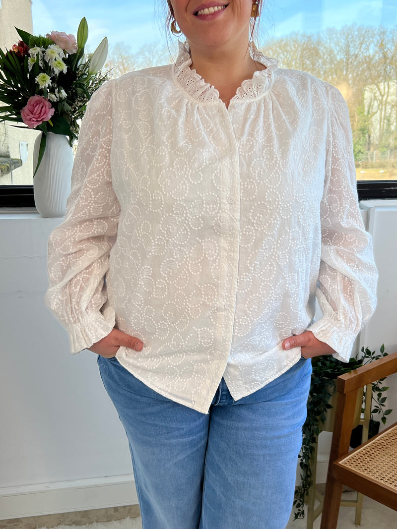 Chemise écrue avec broderie Curve : Alexia