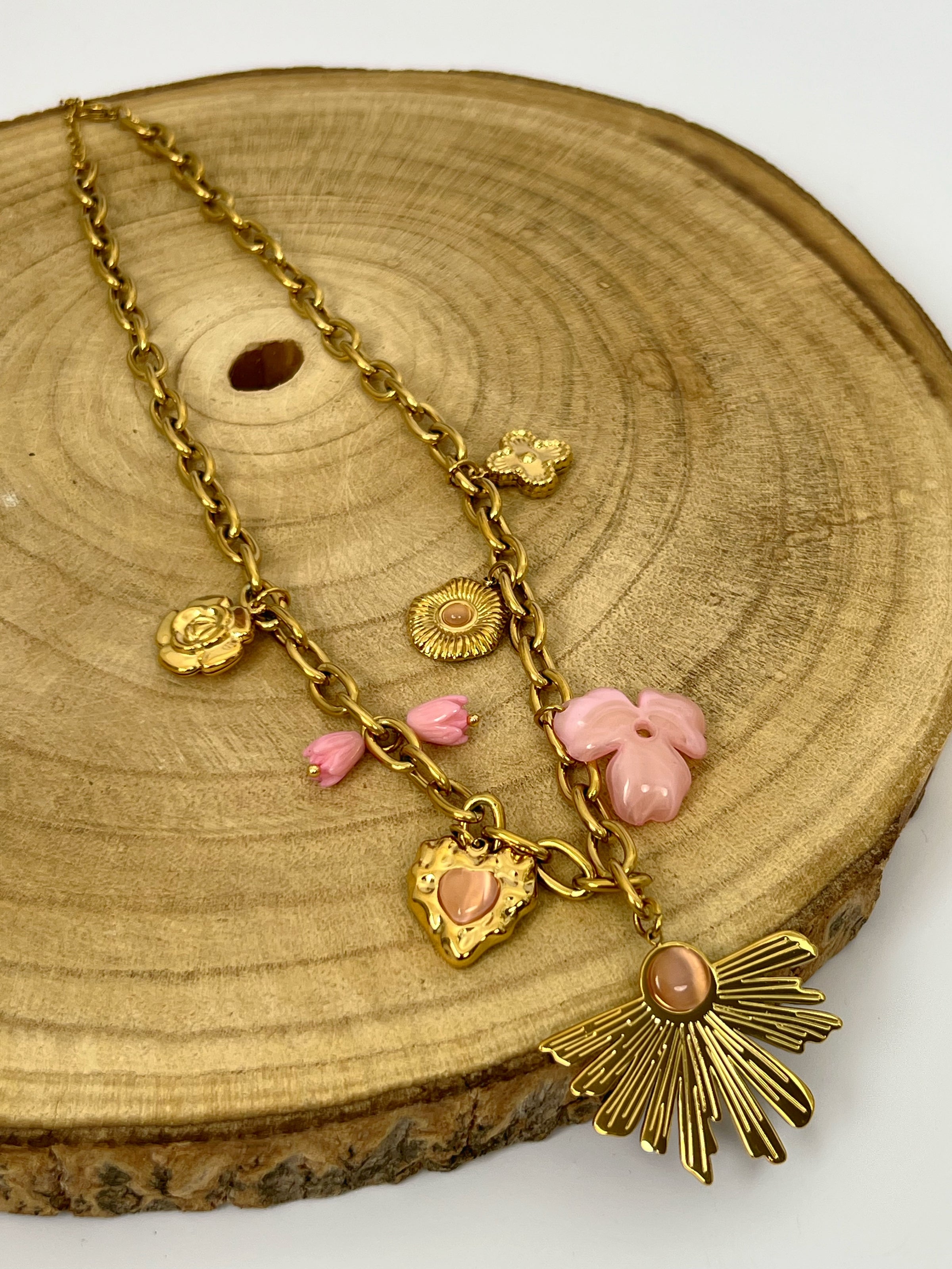 Collier doré et rose : Vaia