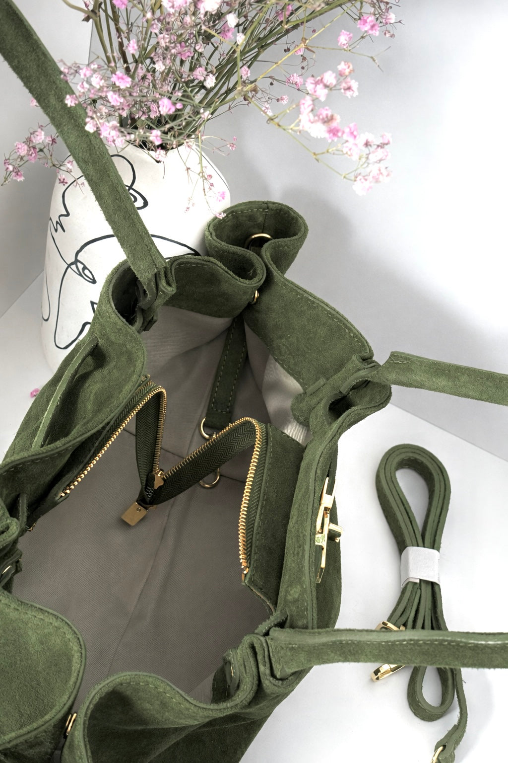 Khaki bag: Gaeron