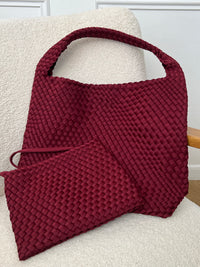 Burgundy bag: Luciana