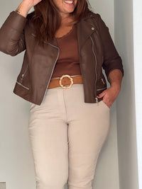 Perfecto marron Curve : Anisa