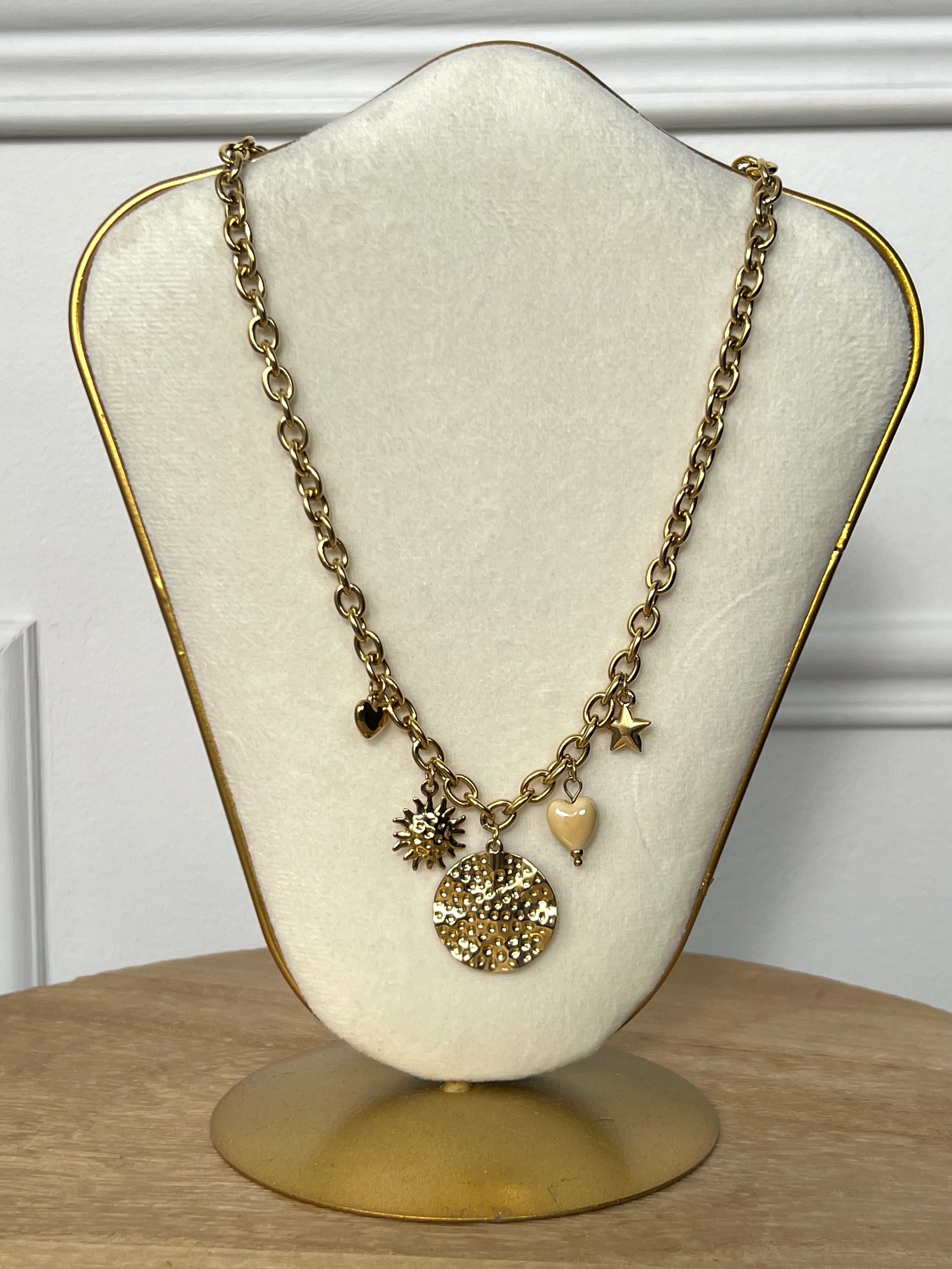 Collier doré : Zarza – Loïcia