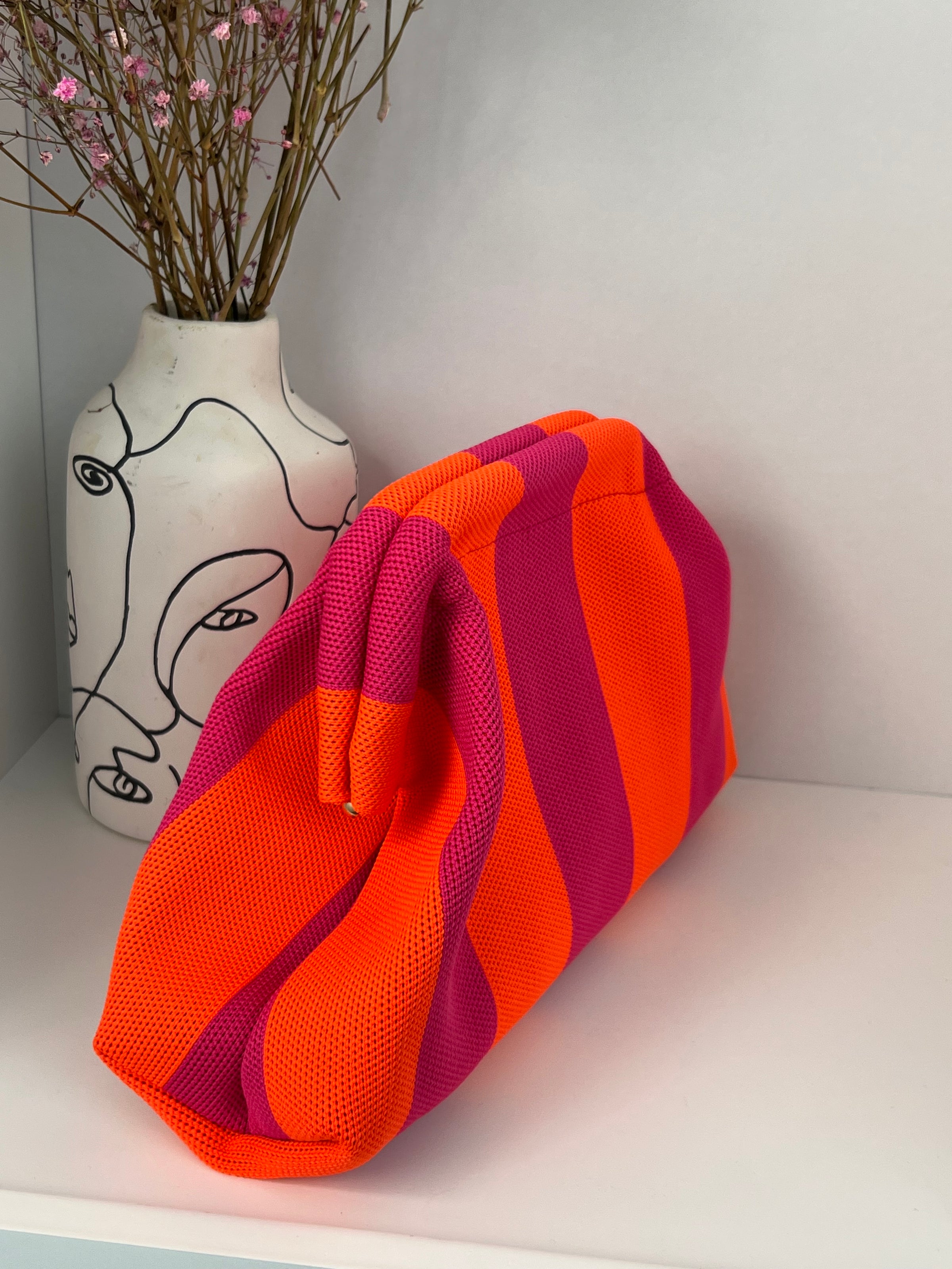 Pink and orange pouch bag: Kaly