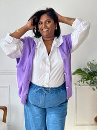 Apportez une touche d'élégance à votre garde-robe avec notre chemise écrue grande taille pour femme. Avec son col claudine en broderie, elle est parfaite pour toutes les occasions.&nbsp;