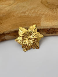 Golden brooch: Flower