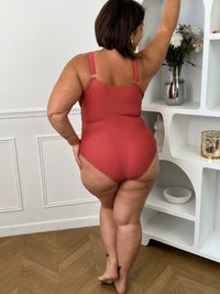 Old pink one-piece swimsuit Curve: Trendy