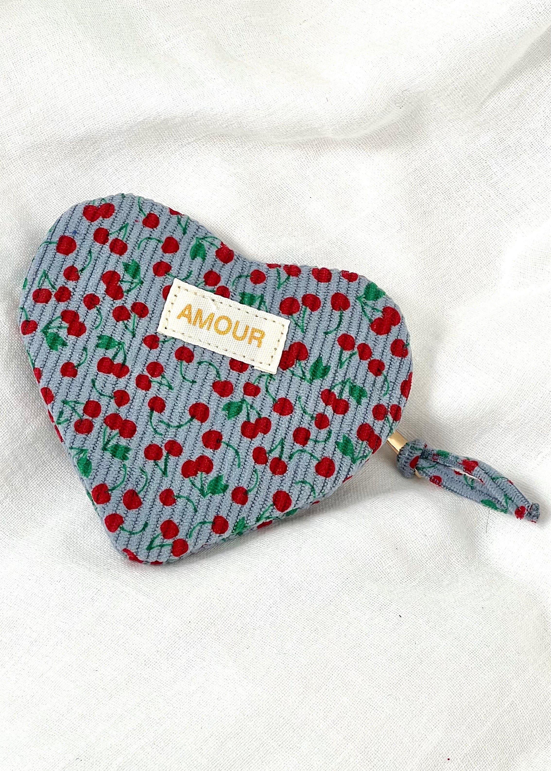 Blue heart pouch: Sohy
