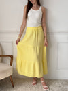 Rayonnante et ultra confortable, cette jupe longue en gaze de coton jaune illumine la silhouette avec douceur. Sa taille élastique s’adapte parfaitement à votre morphologie, pour un look à la fois fluide, léger et facile à vivre au quotidien.
