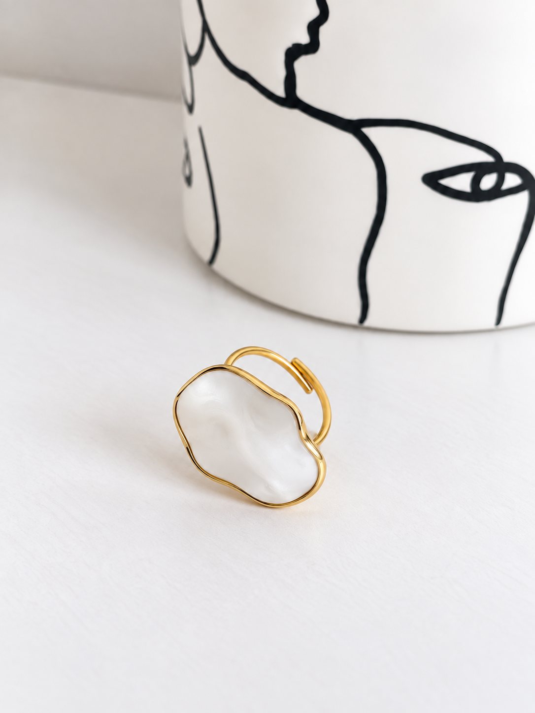 Bague blanche et dorée : Liwen
