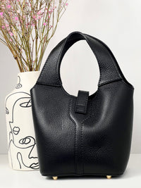 Black bag: Naor