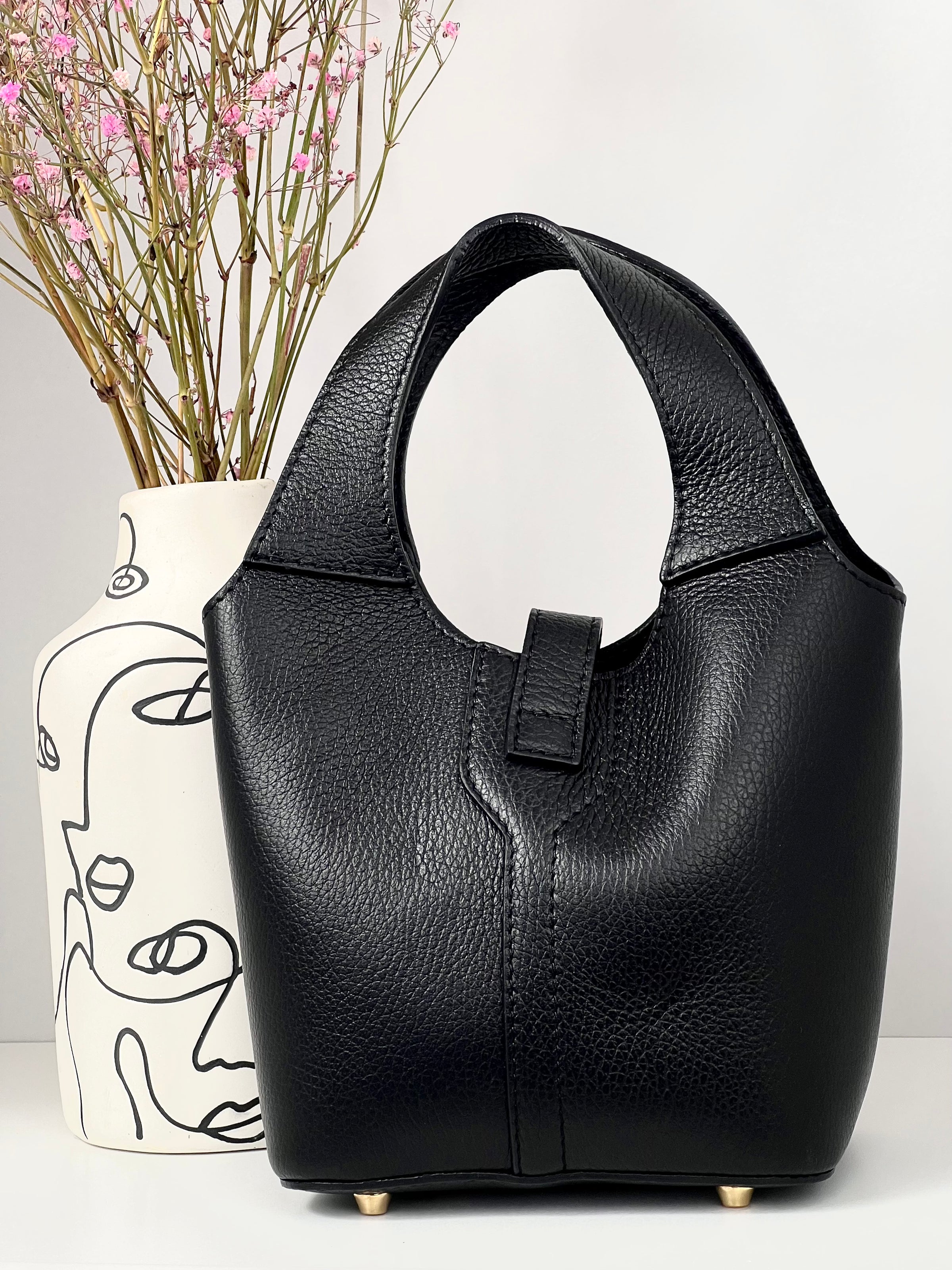 Black bag: Naor
