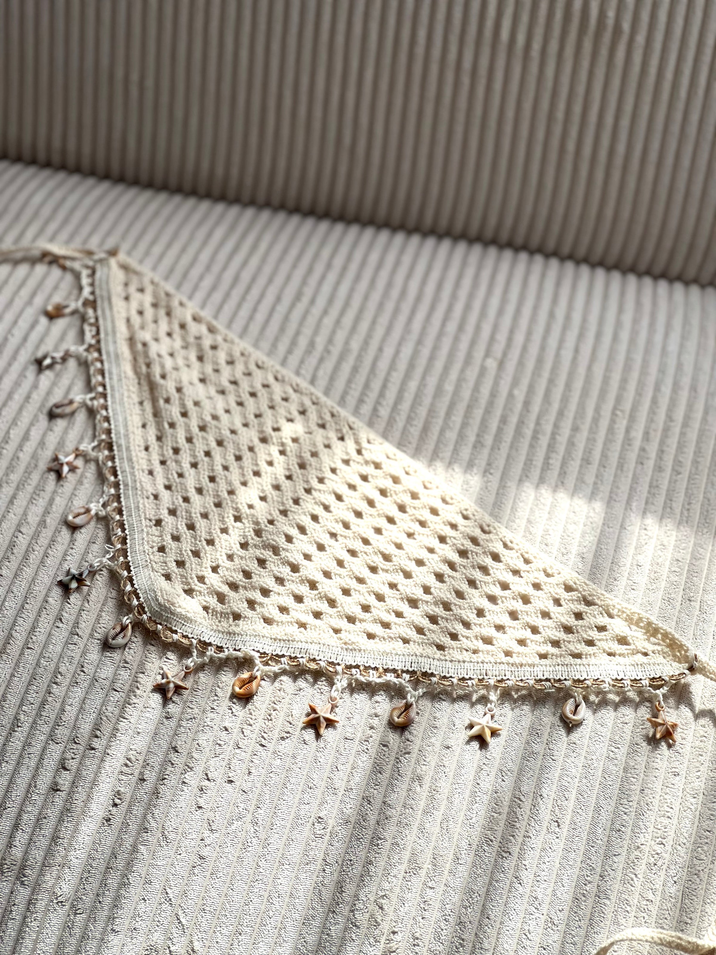 Crochet beige bandana: Hilonia