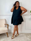 Élégante et légère, cette robe courte en gaze de coton noire est un essentiel du dressing. Sa matière douce et aérienne assure un confort absolu, tandis que sa coupe épurée en fait une pièce facile à porter, aussi bien en journée qu’en soirée.