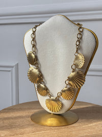 Gold necklace: Sea