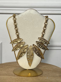 Gold necklace: Velada