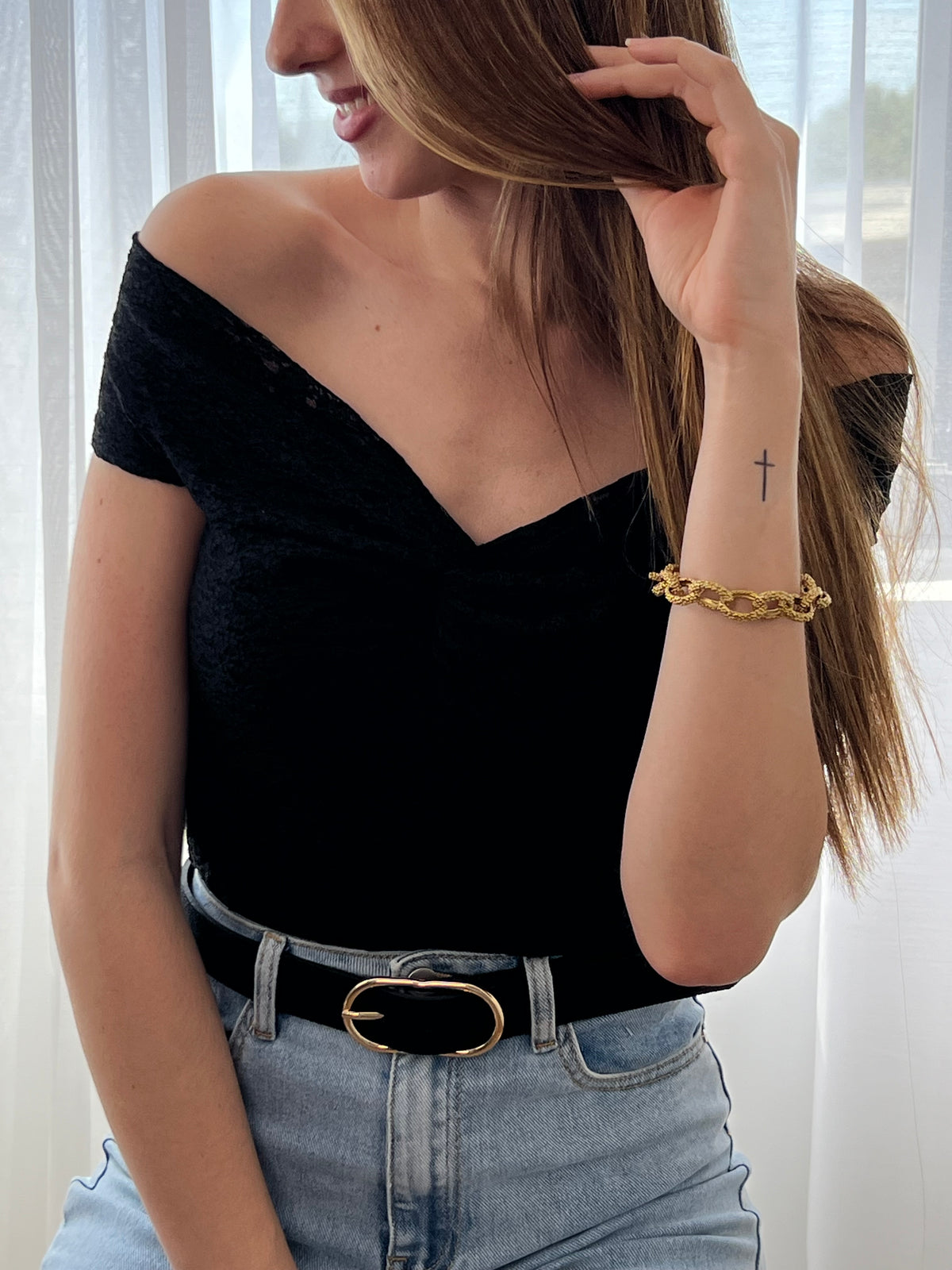 Top noir en dentelle : Sixtine