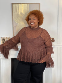Blouse marron en dentelle grande taille : Clémence
