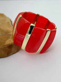 Red bracelet: Wily