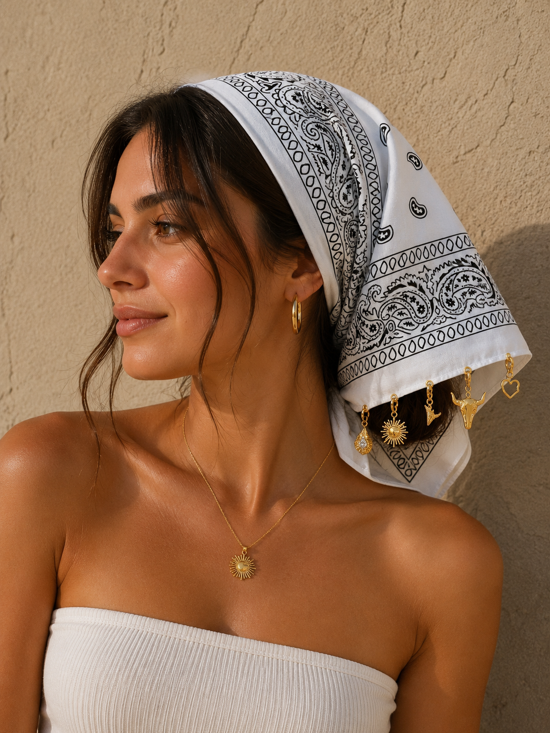 White charm scarf: Chamy