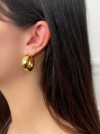 Gold earrings: Garia
