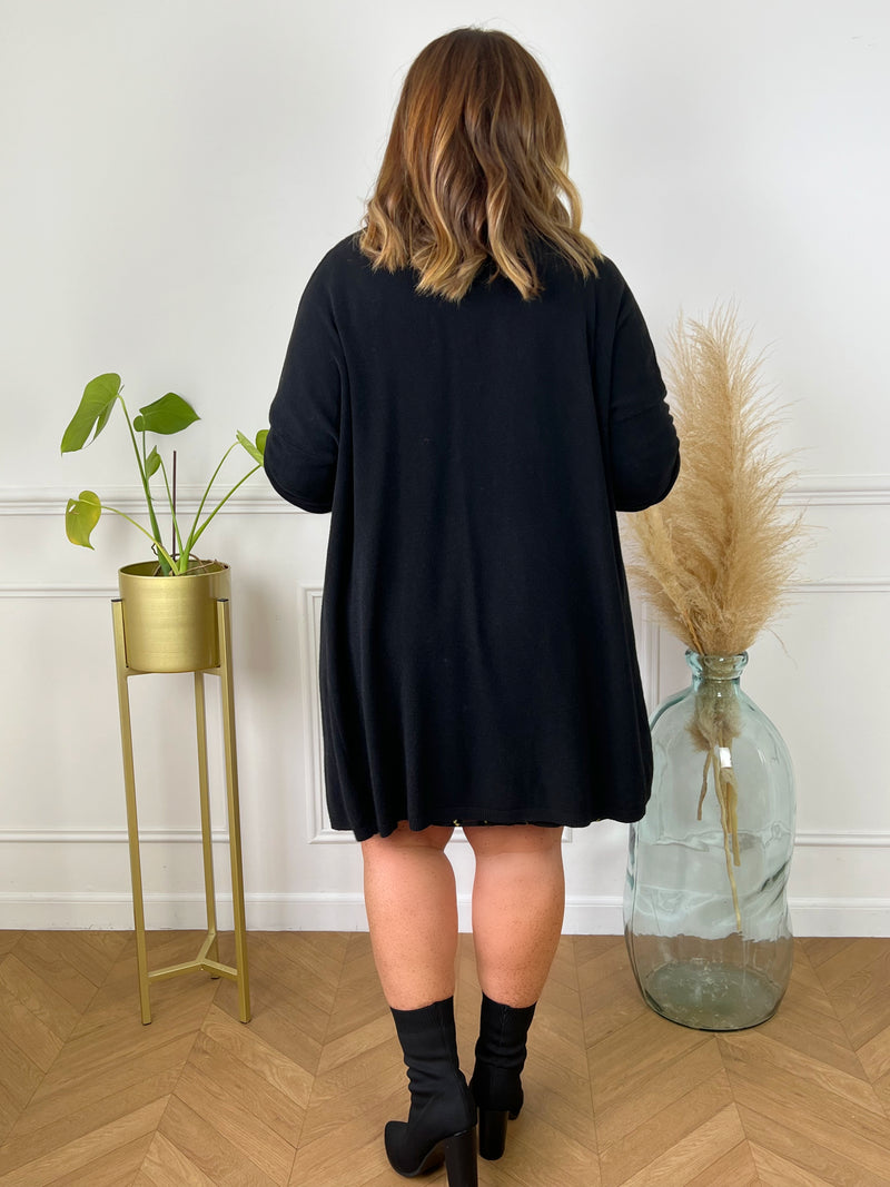 Gilet long noir grande taille femme Gilet manches longues Couleur : noir Composition : 50% Viscose, 28% Polyester, 22% Polyamide Made in Italie