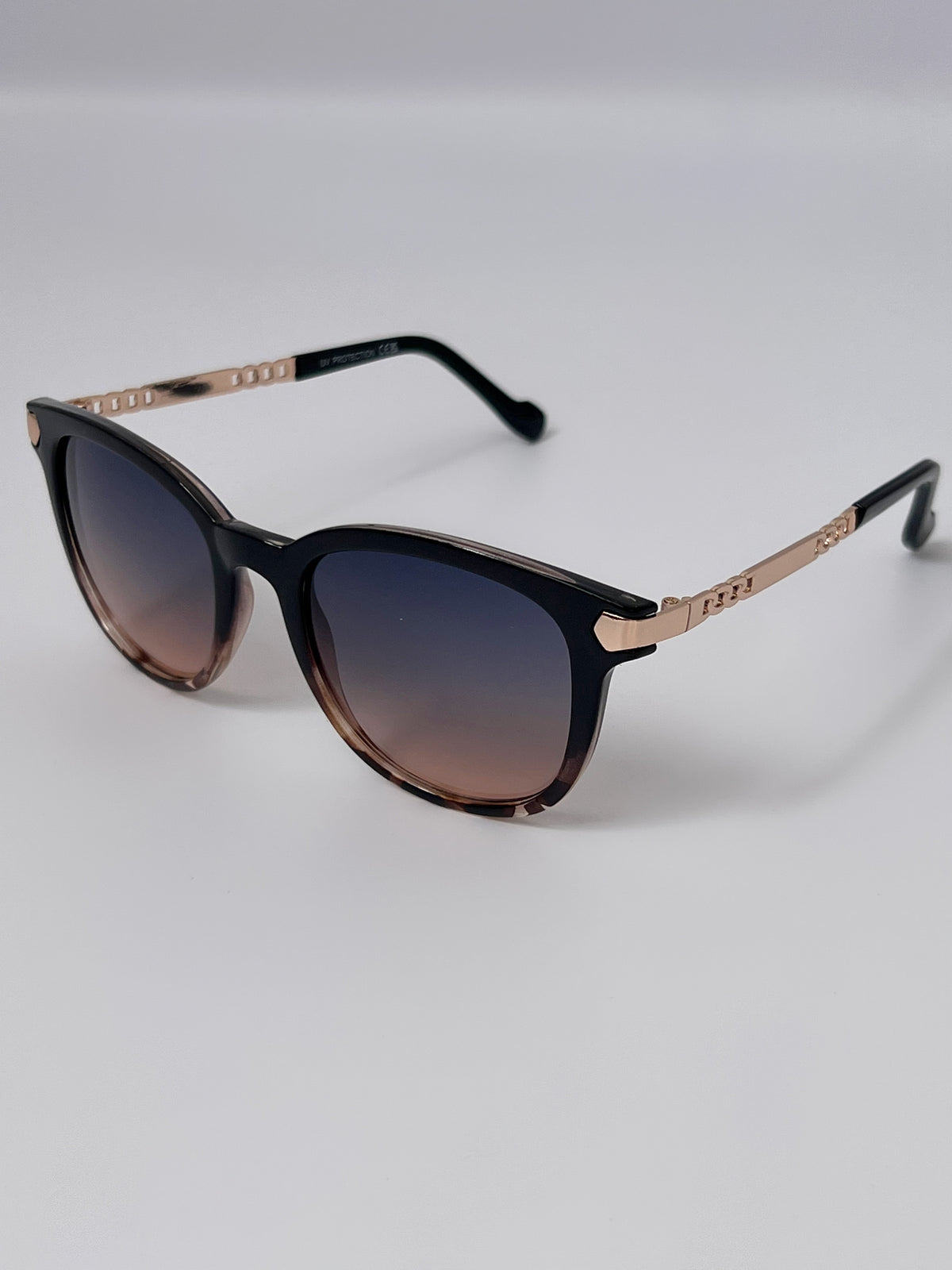Sunglasses: Ivy