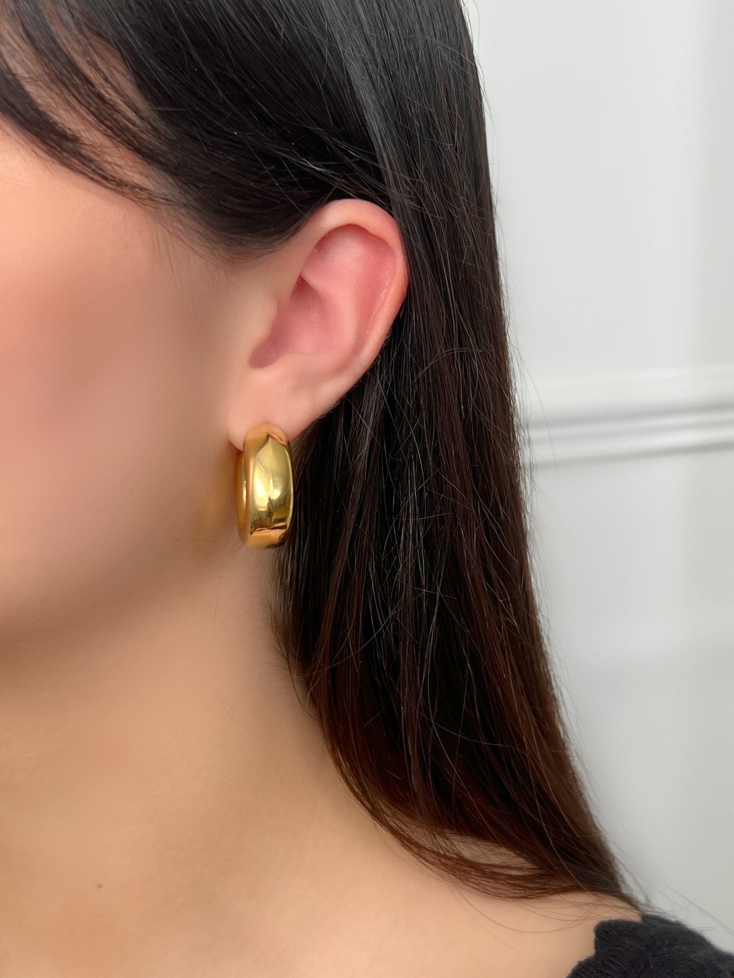 Gold earrings: Garia